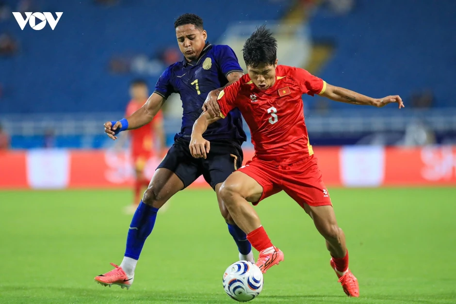 Đình Bắc và Xuân Son tỏa sáng, Việt Nam tiến vào bán kết ASEAN Cup 2026