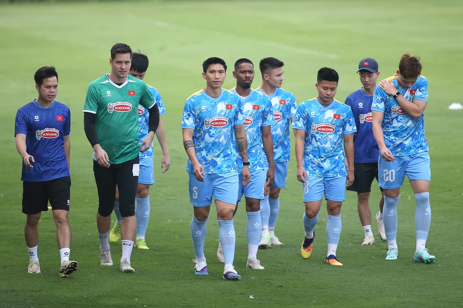 Đình Trọng nói lời xúc động sau hơn 3 năm trở lại tuyển Việt Nam Đình Trọng nói lời xúc động sau hơn 3 năm trở lại tuyển Việt Nam