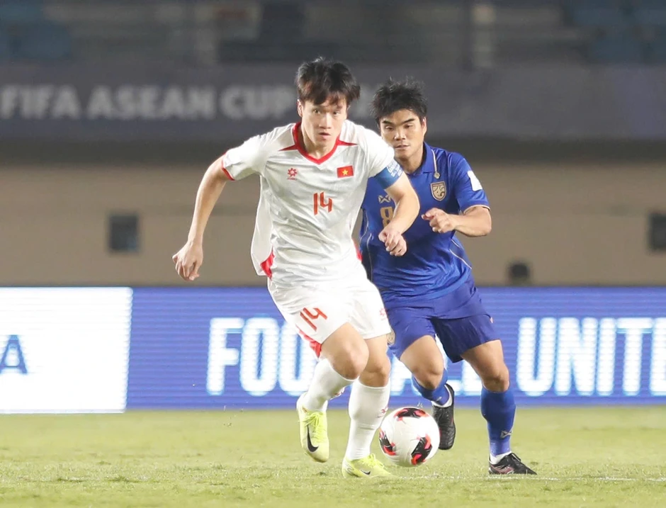 Đội tuyển Việt Nam tụt hạng FIFA sau trận thua Thái Lan Đội tuyển Việt Nam tụt hạng FIFA sau trận thua Thái Lan