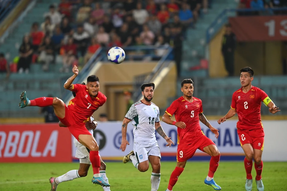 ĐT Việt Nam 2-0 Bangladesh: Hoàng Hên bỏ lỡ cơ hội ĐT Việt Nam 2-0 Bangladesh: Hoàng Hên bỏ lỡ cơ hội