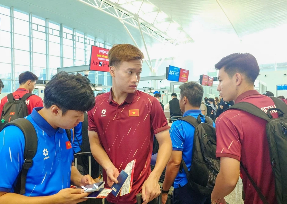 ĐT Việt Nam lên đường sang Indonesia, đối mặt lịch trình bất lợi ĐT Việt Nam lên đường sang Indonesia, đối mặt lịch trình bất lợi