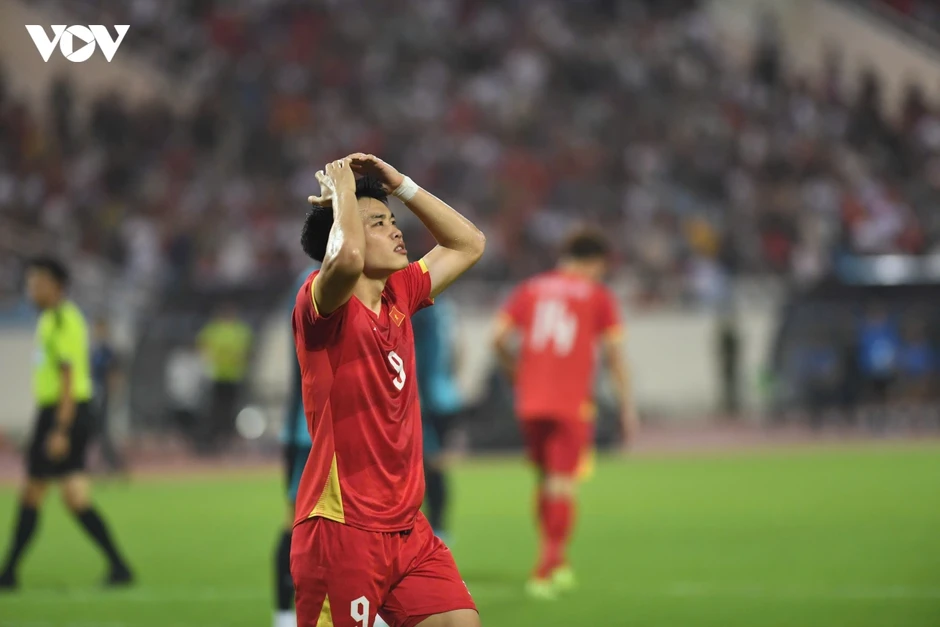 Dư âm ĐT Việt Nam 0-0 ĐT Singapore vòng bảng ASEAN Cup: Khi may mắn ngoảnh mặt Dư âm ĐT Việt Nam 0-0 ĐT Singapore vòng bảng ASEAN Cup: Khi may mắn ngoảnh mặt