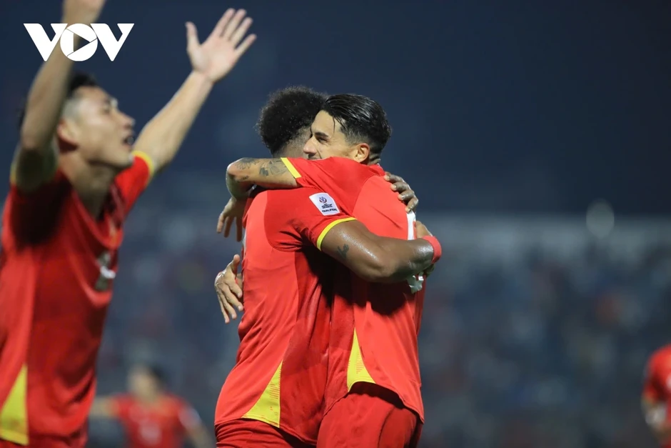 Dư âm ĐT Việt Nam 3-1 ĐT Malaysia: Son & Hên tỏa sáng, thắng lợi gần như hoàn hảo Dư âm ĐT Việt Nam 3-1 ĐT Malaysia: Son & Hên tỏa sáng, thắng lợi gần như hoàn hảo