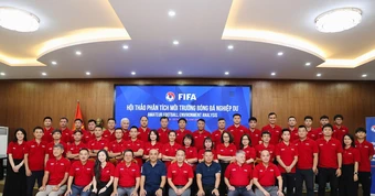 FIFA 'tiếp sức' bóng đá phong trào Việt Nam phát triển