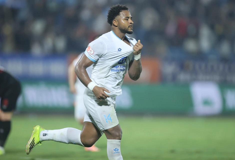 Ghi bàn thắng đầu tiên ở V-League, Xuân Son nói điều bất ngờ Ghi bàn thắng đầu tiên ở V-League, Xuân Son nói điều bất ngờ