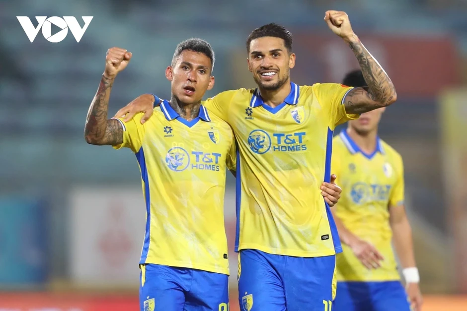 Ghi cú đúp bàn thắng, Hoàng Hên lọt vào top 3 vua phá lưới V-League Ghi cú đúp bàn thắng, Hoàng Hên lọt vào top 3 vua phá lưới V-League