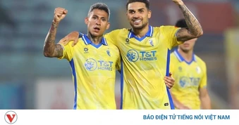 Ghi cú đúp bàn thắng, Hoàng Hên lọt vào top 3 vua phá lưới V-League