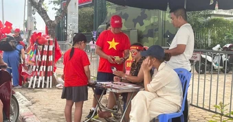 Giá vé trận tuyển Việt Nam - Singapore tăng cao trước giờ bóng lăn