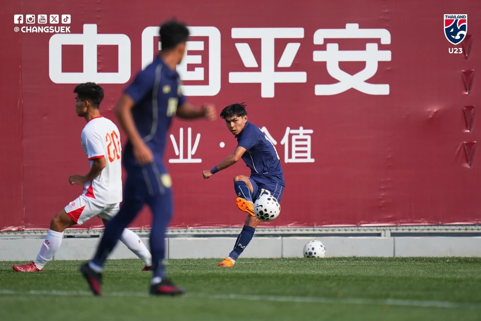 Hai bộ mặt trái ngược của U23 Việt Nam và Thái Lan Hai bộ mặt trái ngược của U23 Việt Nam và Thái Lan