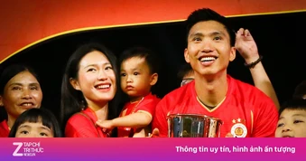 Hải My rạng rỡ bên Văn Hậu