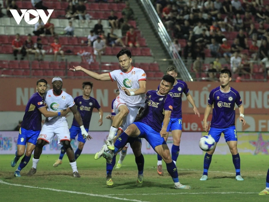 Hàng loạt tuyển thủ Việt Nam nếm "trái đắng" khi trở lại V-League Hàng loạt tuyển thủ Việt Nam nếm "trái đắng" khi trở lại V-League