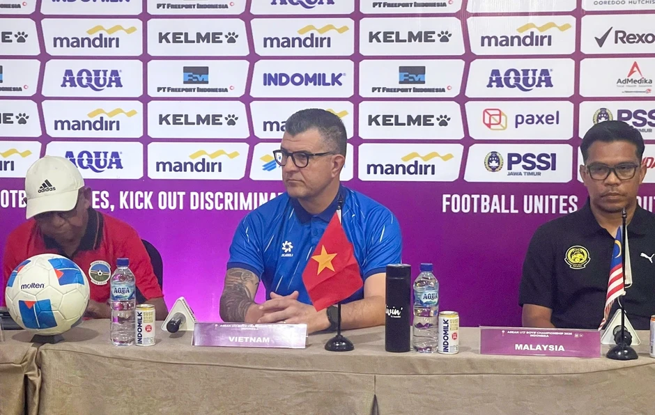 HLV Cristiano Roland tin vào sức mạnh của U17 Việt Nam ở giải Đông Nam Á HLV Cristiano Roland tin vào sức mạnh của U17 Việt Nam ở giải Đông Nam Á