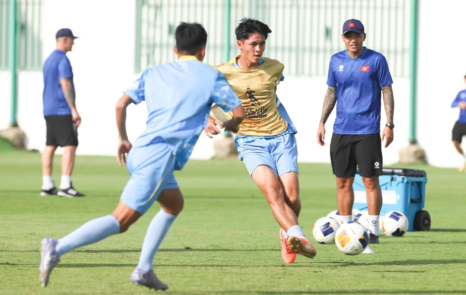 HLV Cristiano Roland yêu cầu U17 Việt Nam chơi đơn giản để thắng UAE