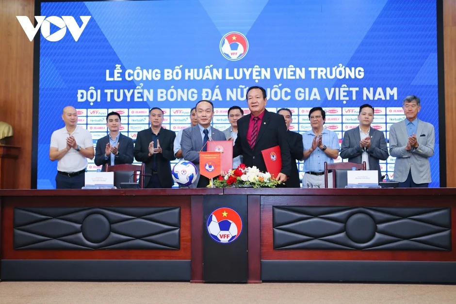 HLV Hoàng Văn Phúc chính thức dẫn dắt ĐT nữ Việt Nam