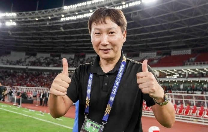 HLV Kim Sang Sik có cơ hội lớn đi vào lịch sử bóng đá Việt Nam HLV Kim Sang Sik có cơ hội lớn đi vào lịch sử bóng đá Việt Nam