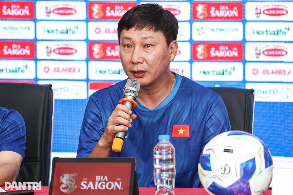 HLV Kim Sang Sik: “Đội tuyển Việt Nam không chủ quan trước Myanmar” HLV Kim Sang Sik: “Đội tuyển Việt Nam không chủ quan trước Myanmar”