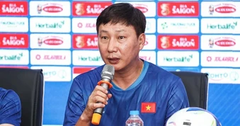 HLV Kim Sang Sik: “Đội tuyển Việt Nam không chủ quan trước Myanmar”
