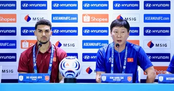 HLV Kim Sang Sik: “Ký ức nâng cúp ở Rajamangala giúp tuyển Việt Nam tự tin”