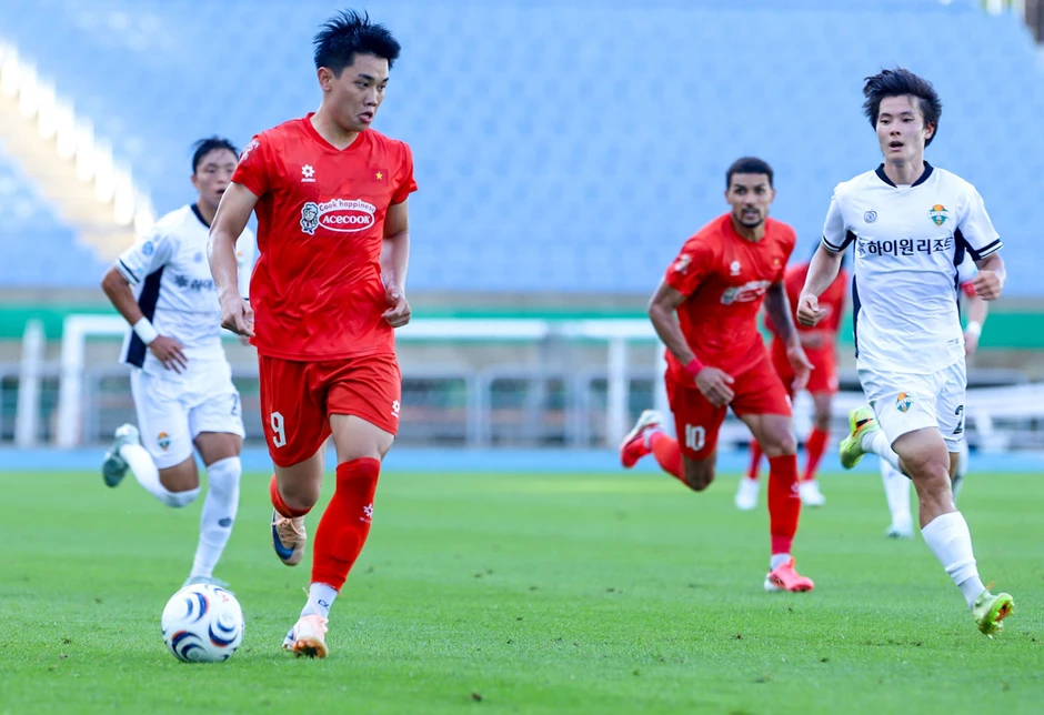 HLV Kim Sang Sik nói điều thật lòng về tuyển Việt Nam ở ASEAN Cup HLV Kim Sang Sik nói điều thật lòng về tuyển Việt Nam ở ASEAN Cup