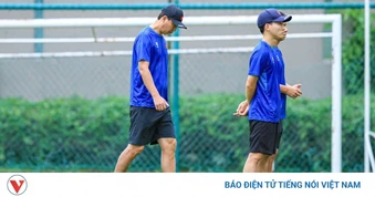 HLV Kim Sang Sik "đăm chiêu" trước ngày ĐT Việt Nam đấu ĐT Malaysia ở ASEAN Cup