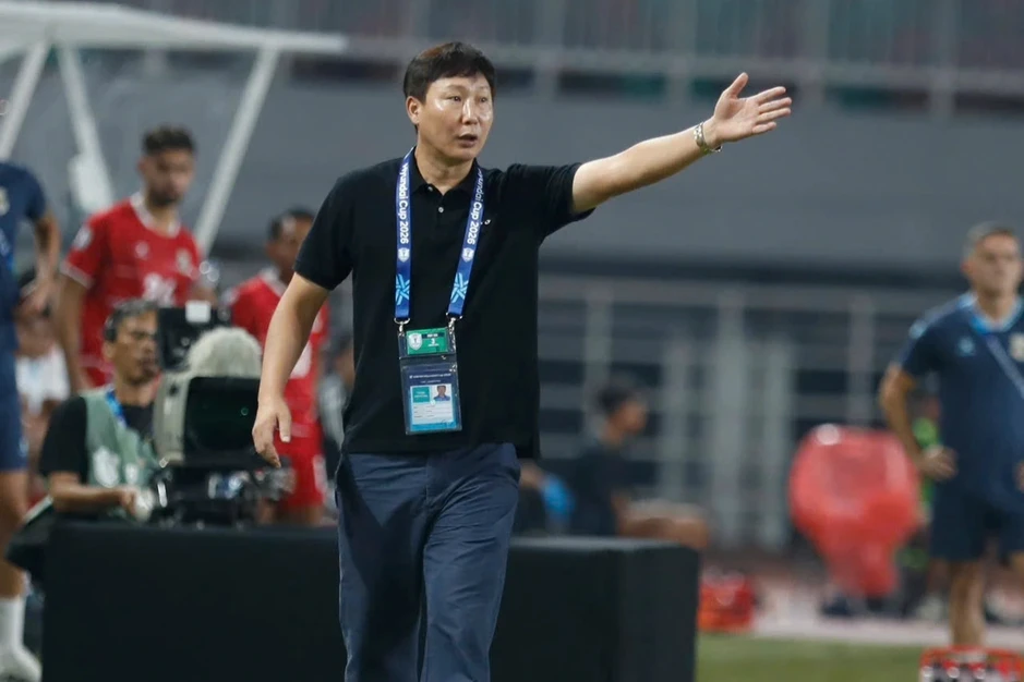 HLV Kim Sang Sik: "Đình Bắc đã vượt qua được áp lực tâm lý" HLV Kim Sang Sik: "Đình Bắc đã vượt qua được áp lực tâm lý"