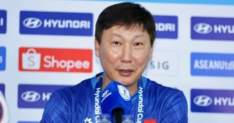 HLV Kim Sang Sik: "Tuyển Việt Nam đến Indonesia để giành 3 điểm"