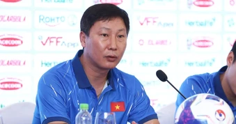 HLV Kim Sang Sik: "Ưu tiên Asian Cup, nhưng thắng Malaysia vẫn là mục tiêu"