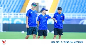 HLV Kim Sang Sik quyết định bất ngờ trước ngày ĐT Việt Nam sang Malaysia