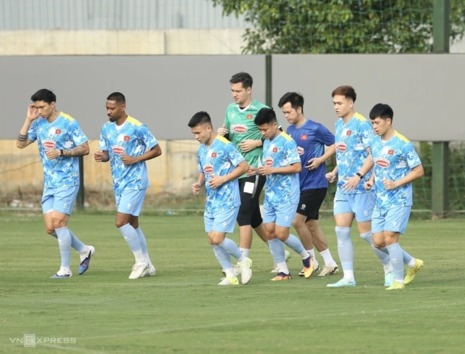 HLV Kim Sang-sik: ‘Tuyển Việt Nam đang mạnh lên’ HLV Kim Sang-sik: ‘Tuyển Việt Nam đang mạnh lên’