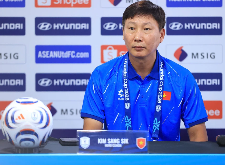 HLV Kim Sang Sik: Tuyển Việt Nam nỗ lực thắng Malaysia vào chung kết HLV Kim Sang Sik: Tuyển Việt Nam nỗ lực thắng Malaysia vào chung kết