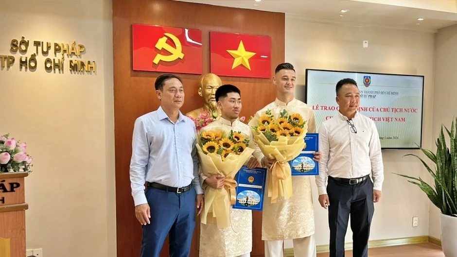 HLV Kim Sang Sik và ĐT Việt Nam đón liền 2 tin vui HLV Kim Sang Sik và ĐT Việt Nam đón liền 2 tin vui