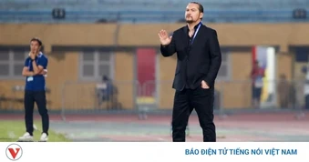 HLV Popov nhận án phạt cực nặng trước vòng 19 V-League