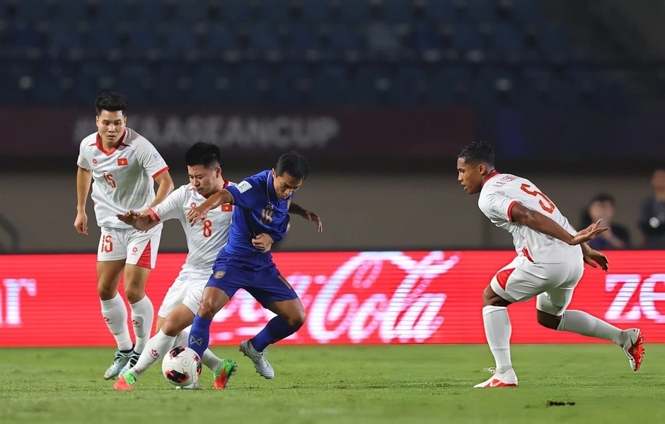HLV Thái Lan: "Chúng tôi thắng tuyển Việt Nam vì có đội hình mạnh nhất" HLV Thái Lan: "Chúng tôi thắng tuyển Việt Nam vì có đội hình mạnh nhất"