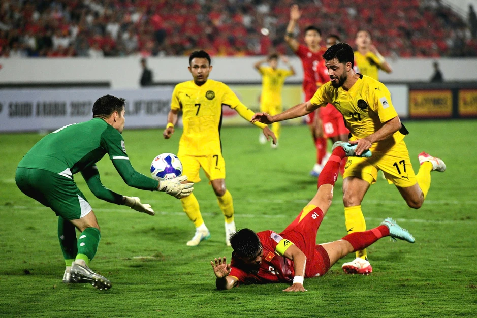 'Hố đen' trong chiến thắng của tuyển Việt Nam