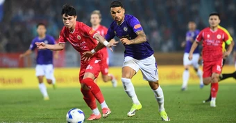 Hoàng Hên lập cú đúp giúp Hà Nội FC chặn đứng CAHN