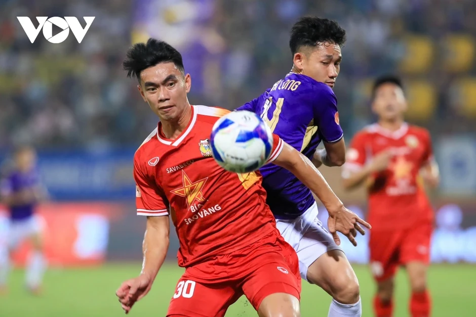 Hoàng Hên tỏa sáng, Hà Nội FC thắng dễ Hà Tĩnh ở vòng 18 V-League