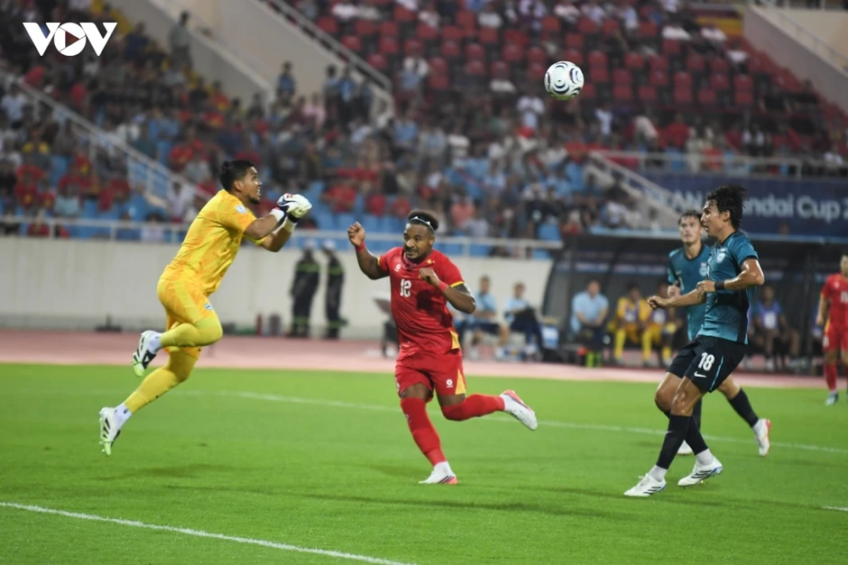 Hoàng Hên, Xuân Son kém duyên, ĐT Việt Nam không thắng được ĐT Singapore