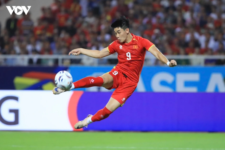 Hoàng Hên, Xuân Son kém duyên, ĐT Việt Nam không thắng được ĐT Singapore