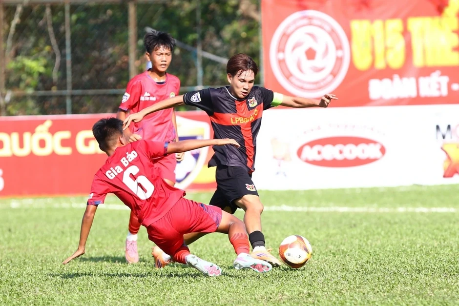 Kết quả bóng đá hôm nay 6/4: Xác định 8 đội vào tứ kết VCK U15 Quốc gia 2026 Kết quả bóng đá hôm nay 6/4: Xác định 8 đội vào tứ kết VCK U15 Quốc gia 2026