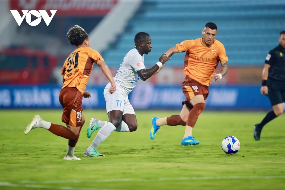 Kết quả bóng đá V-League hôm nay 11/4: Nam Định thua sốc HAGL ở Thiên Trường