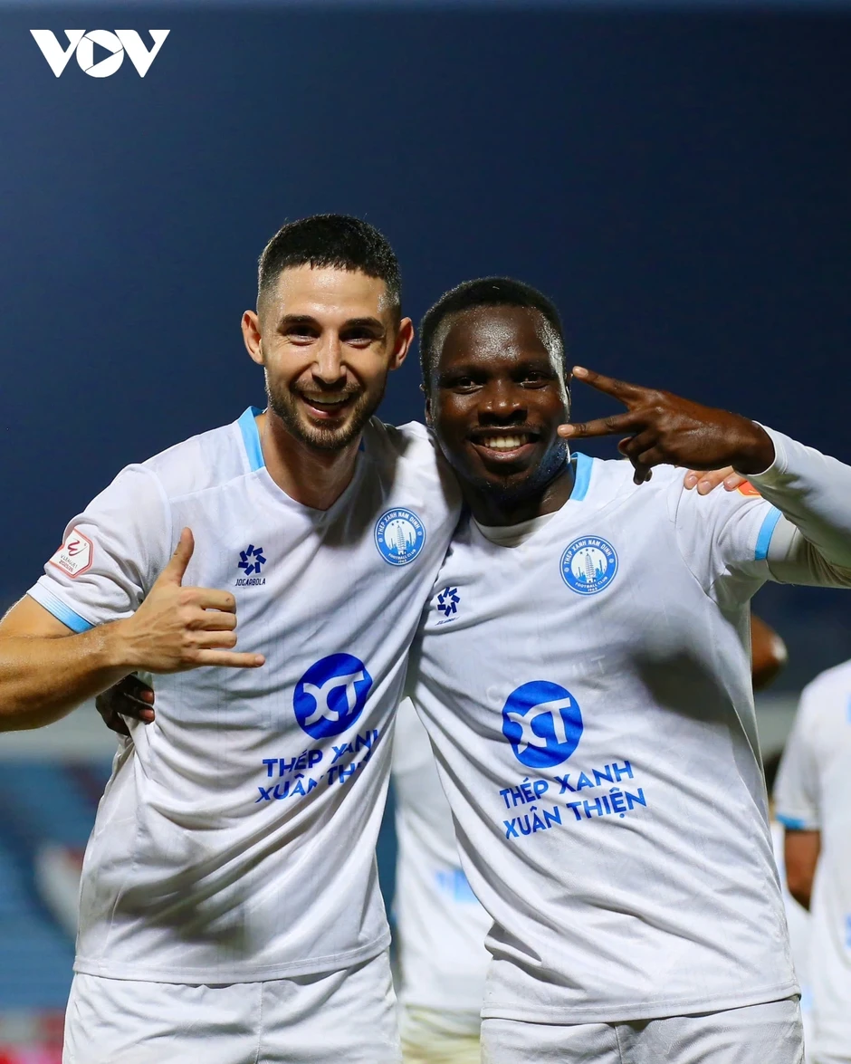 Kết quả V-League: Nam Định thắng nghẹt thở Thanh Hóa, Đà Nẵng hòa kịch tính HAGL Kết quả V-League: Nam Định thắng nghẹt thở Thanh Hóa, Đà Nẵng hòa kịch tính HAGL