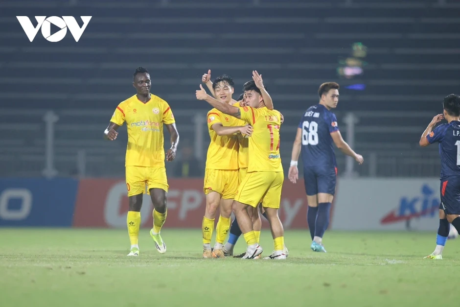 Kết quả vòng 18 V-League 25/26: CAHN hòa thất vọng, Ninh Bình thắng kịch tính Kết quả vòng 18 V-League 25/26: CAHN hòa thất vọng, Ninh Bình thắng kịch tính