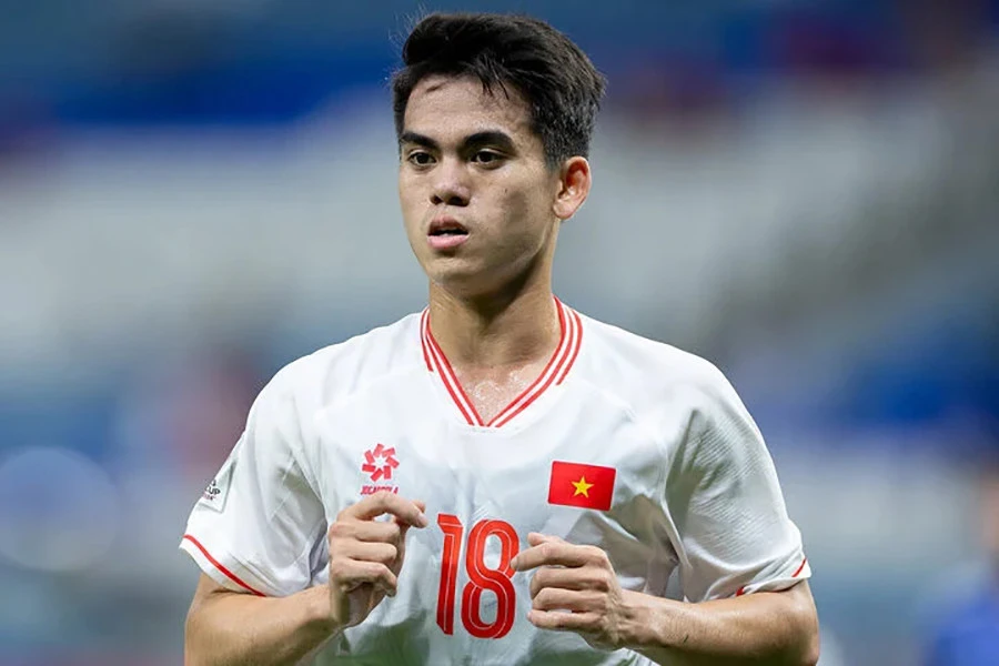 Khuất Văn Khang chia tay tuyển Việt Nam, lỡ hẹn ASEAN Cup Khuất Văn Khang chia tay tuyển Việt Nam, lỡ hẹn ASEAN Cup