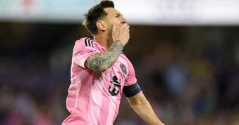 Lionel Messi đi vào lịch sử bóng đá, vẫn không cứu nổi Inter Miami