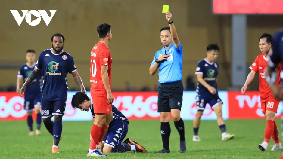Loạt án kỷ luật xuất hiện dồn dập trước vòng 17 V-League 2025/2026 Loạt án kỷ luật xuất hiện dồn dập trước vòng 17 V-League 2025/2026
