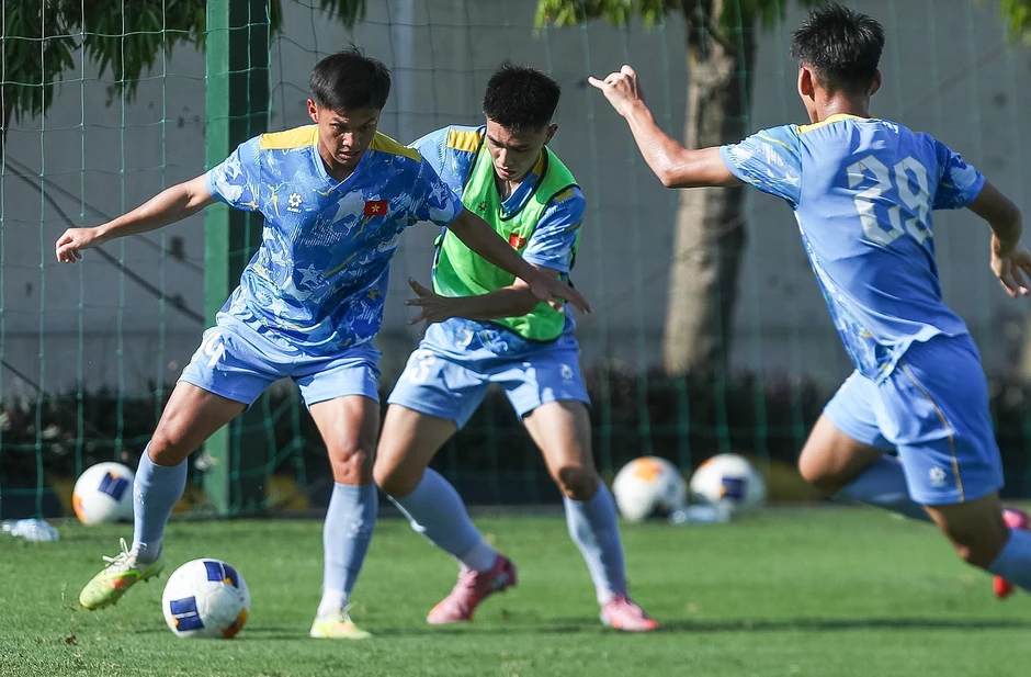 Người hâm mộ Việt Nam nhận tin cực vui trước giải U19 Đông Nam Á Người hâm mộ Việt Nam nhận tin cực vui trước giải U19 Đông Nam Á