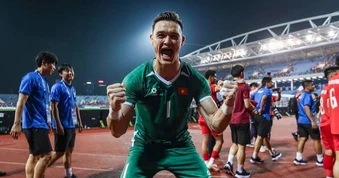 Người hùng Lê Giang Patrik được vinh danh sau chiến thắng trước Thái Lan