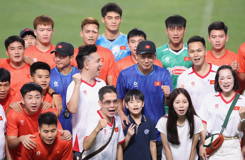 Những vị khách đặc biệt tiếp lửa tuyển Việt Nam ở ASEAN Cup 2026 Những vị khách đặc biệt tiếp lửa tuyển Việt Nam ở ASEAN Cup 2026