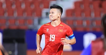 Quang Hải ghi siêu phẩm vào lưới Thái Lan, đào sâu kỷ lục lịch sử