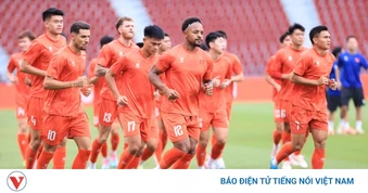 Son - Hên hào hứng ở Rajamangala cùng ĐT Việt Nam, Thành Chung phải tập nhẹ